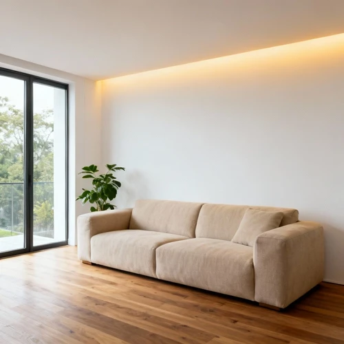 现代简约客厅，米色布艺沙发，木质地板，落地窗自然采光，温馨舒适