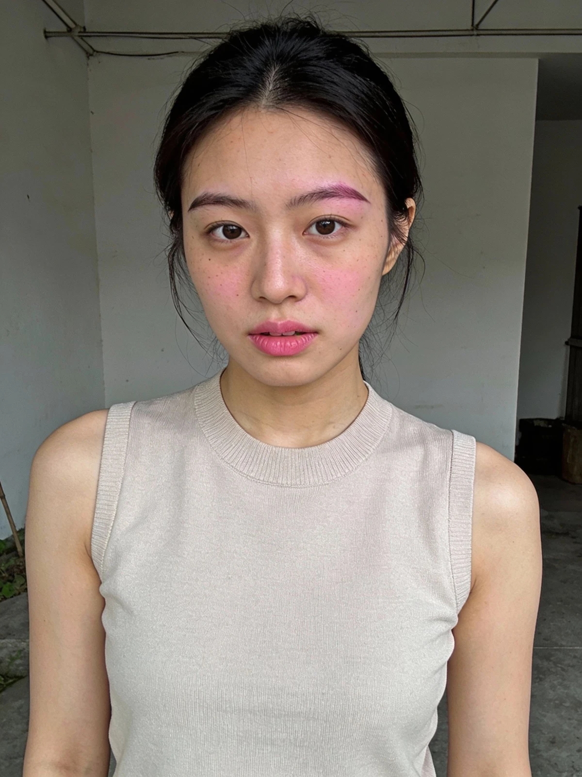 一键上妆美化前示例图像