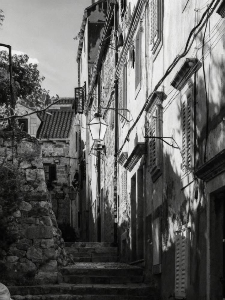 建筑老照片修复前示例图片