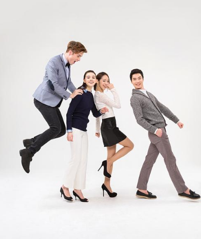 多人姿势转换前示例图片