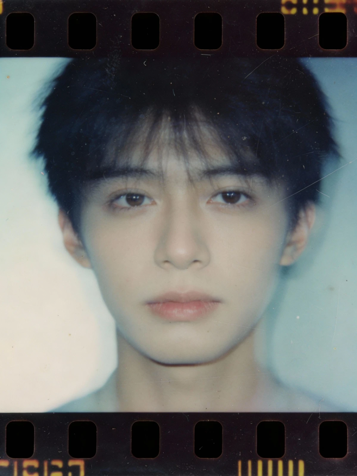 模糊人像修复前示例照片